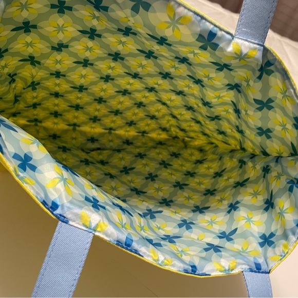 NWT - Clinique Carry All Bag in Yellow and Blue - Picture 3 of 3